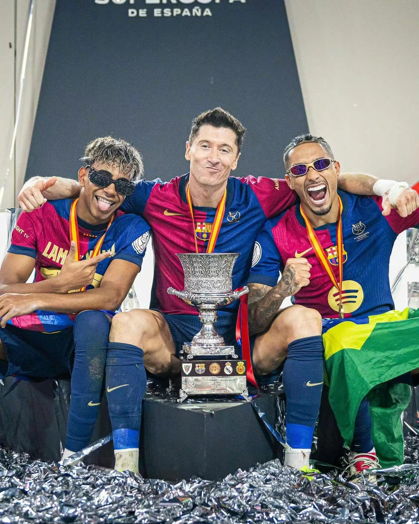 Den oppdaterte Barcelona treforkkombinasjonen vant den spanske supercupen for Barcelona
